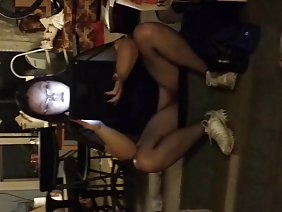 एक दोस्त के साथ उसे धोखा देकर पागल कुतिया ने एक लड़के से उसका बदला लिया