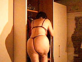 कुतिया पहले व्यक्ति से गड़बड़ हो जाता है