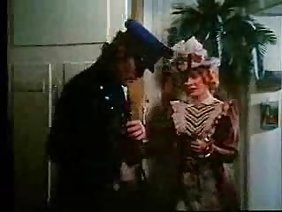 व्हाइट बॉयफ्रेंड ने गुदा गुदा बस्टी स्लट्स को चीर दिया