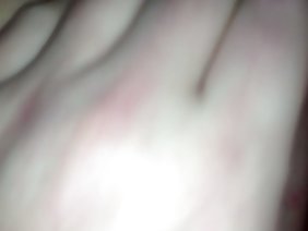 रूसी चूत को सेक्स इतना पसंद था कि वह विरोध नहीं कर सकी और किचन में ही सही पर रबर के सदस्य से खुद को चोदना शुरू कर दिया