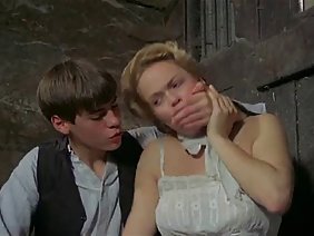 चूत में लंड डाला और गर्लफ्रेंड को चोदा