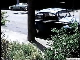 रूसी श्यामला के मुंह में ताजा सह खींचता है