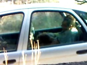 वापस कमरे में स्वैप आदमी के सामने आत्मसमर्पण कर दिया