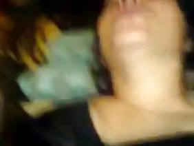 धीरे से ट्रांसिक के सदस्य के मुंह में विसर्जित कर देता है और इक्का में थोड़ा सा हथौड़ा मारता है।