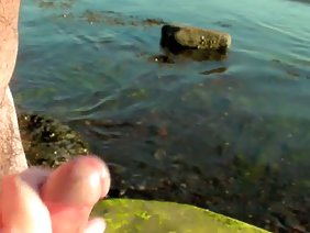 आदमी कौमार्य रूसी प्रेमिका से वंचित करता है