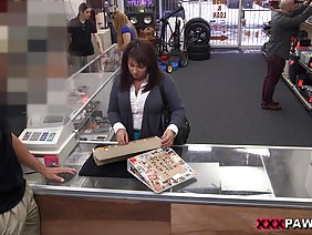 एक कामुक सुंदरता के साथ घर का सेक्स