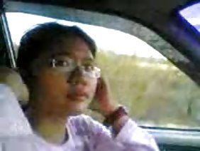 एक जवान लड़की सेक्स के लिए काफी बड़ी हो गई है