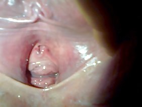 रूसी समूह सेक्स की व्यवस्था करते हुए गुंडागर्दी करने वाली दो लड़कियों को पकड़ा