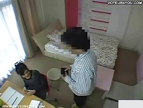 सींग का चूजा उसके मुंह में शुक्राणु का एक समुद्र हो जाता है