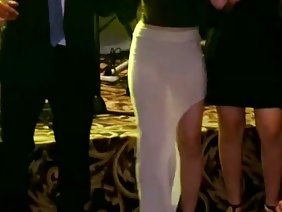 काले मोज़ा में एक श्यामला के साथ पैसे के लिए सेक्स