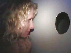 मुख मैथुन के बाद प्रेमी पूल से चुदाई करते हैं