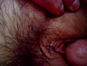 सक्रिय रूप से अपनी प्रेमिका को एक संकीर्ण गुदा देता है