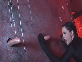 गोरा किशोर गर्म चूसने बनाता है