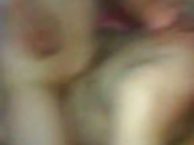 दरार में सुंदर रोपण सेक्स खिलौना