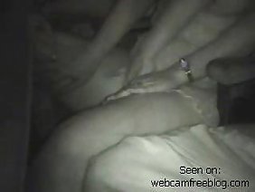 बालों वाले दादाजी ने युवा को बहकाया और उसके छोटे मुर्गा को उससे चिपका दिया