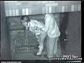 फूहड़ कैथरीन सभी स्थानों पर एक नए प्रेमी को चोदती है