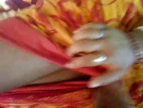 बंधे और मोटे तौर पर एक मिठाई एशियाई गड़बड़ कर दिया