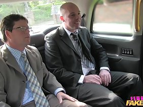 एक बड़ा डिक के साथ दो लड़कियों का छिलका गुदा