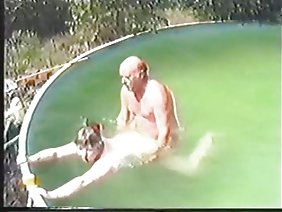 एक युवा श्यामला के साथ रूसी गुदा सेक्स