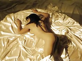 अंडे को चाटने के साथ आराम भाई उल्लेखनीय सक्शन