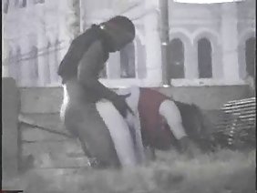 जब उसका प्रेमी छेद में लड़की को चोदता है