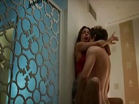 मोज़ा में कैंसर लड़की रखो और उसे फाड़ दो