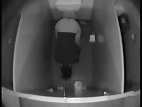 फसह ने एक छुट्टी की व्यवस्था करने का फैसला किया और एक केले पर चूसना शुरू किया