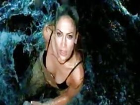 रूसी मालिशिया ने सोफे पर कुतिया को टो किया