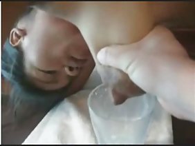 एक लड़के की एक बड़ी डिक चूसने दो युवा सुंदरियों