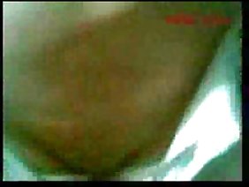 मुंडा बिल्ली में एक घूंघट में अरब महिला के साथ सेक्स