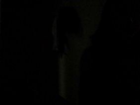 दो छेदों में दो नीग्रो पुरुष कज़ाख लड़की शुष्का