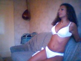 बड़े स्तन के साथ प्यारी Kunochku हस्तमैथुन करता है