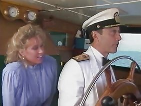 दो गोरे लोगों के साथ रूसी में त्रिगुट