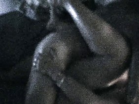 एक सुंदर मूर्ति पर मास्टर के साथ उमस भरी चीज