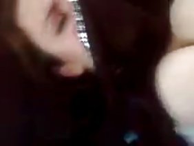 घर का बना युवा अपने प्रेमी के डिक पर कूद गया