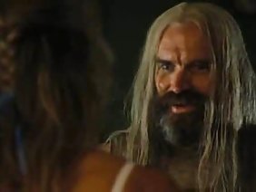 अंधेरे बालों वाली लड़की डिक आदमी बेकार है