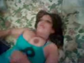 एक महान कुतिया के साथ पहले व्यक्ति से रसदार blowjob