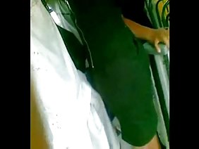 दो मिठाई रूसी किशोर एक आदमी को भूनते हैं