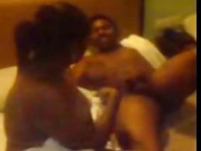 योगा ट्रेनर ने दी प्यारी की गांड