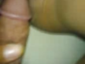 एक तरह से कांच के बॉक्स में एक मामूली हाथ को बकवास करें