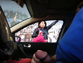 हनी ने उस लड़के को चूसा जो उसे कैमरे पर शूट करता है