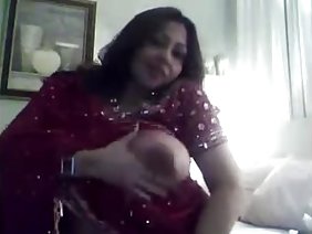 माँ ने अपने बेटे को एक blowjob के साथ जगाया और चोदने के लिए मजबूर किया