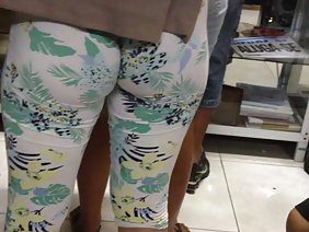 बिस्तर पर लवलेस ने रूसी प्रेमिका को गड़बड़ कर दिया