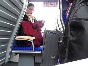 पहले व्यक्ति से हॉट ब्लोंड ब्लोजॉब करता है