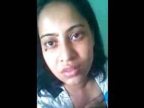 खूबसूरती से रूसी कुतिया गड़बड़ और उसमें खींच लिया