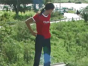 परिपक्व सुडौल कुतिया एक आदमी शानदार ढंग से fucks