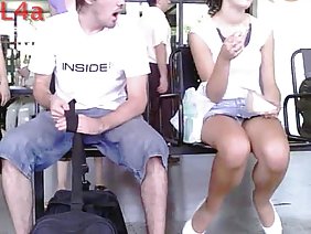 सभी स्थानों में अपने सुंदर छोटे कुतिया घर द्वारा गड़बड़