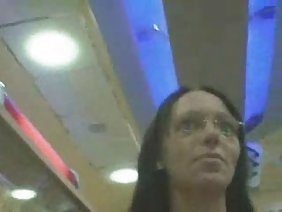 सुंदर कुतिया के मुंडा योनी में कूल्हों