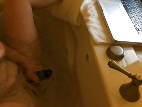 राक्षस लड़की में समाप्त हो गया, जिससे उसने (+ पोर्न गेम) हेंताई कार्टून उड़ाया