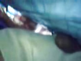 शानदार सुनहरे बालों वाली हस्तमैथुन बिल्ली